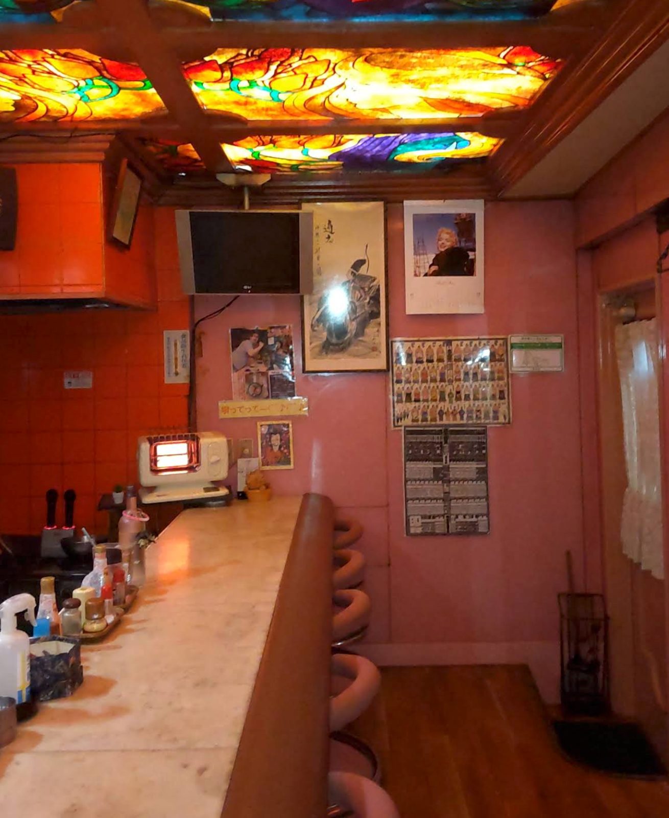 小さなスナック ムサシ 店内写真2